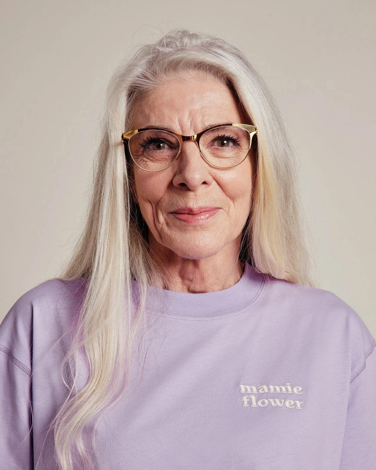 Le T-shirt Brodé Mamie Flower En Coton Bio - Lilas 3 Le T-shirt Brodé Mamie Flower En Coton Bio - Lilas