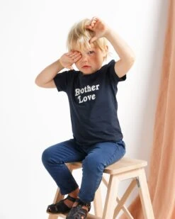 Le T-shirt Brother Love En Coton Bio - Bleu Charbon 10 Le T-shirt Brother Love En Coton Bio - Bleu Charbon -Bijoux Magasin le t shirt brother love en coton bio bleu charbon emoi emoi 6