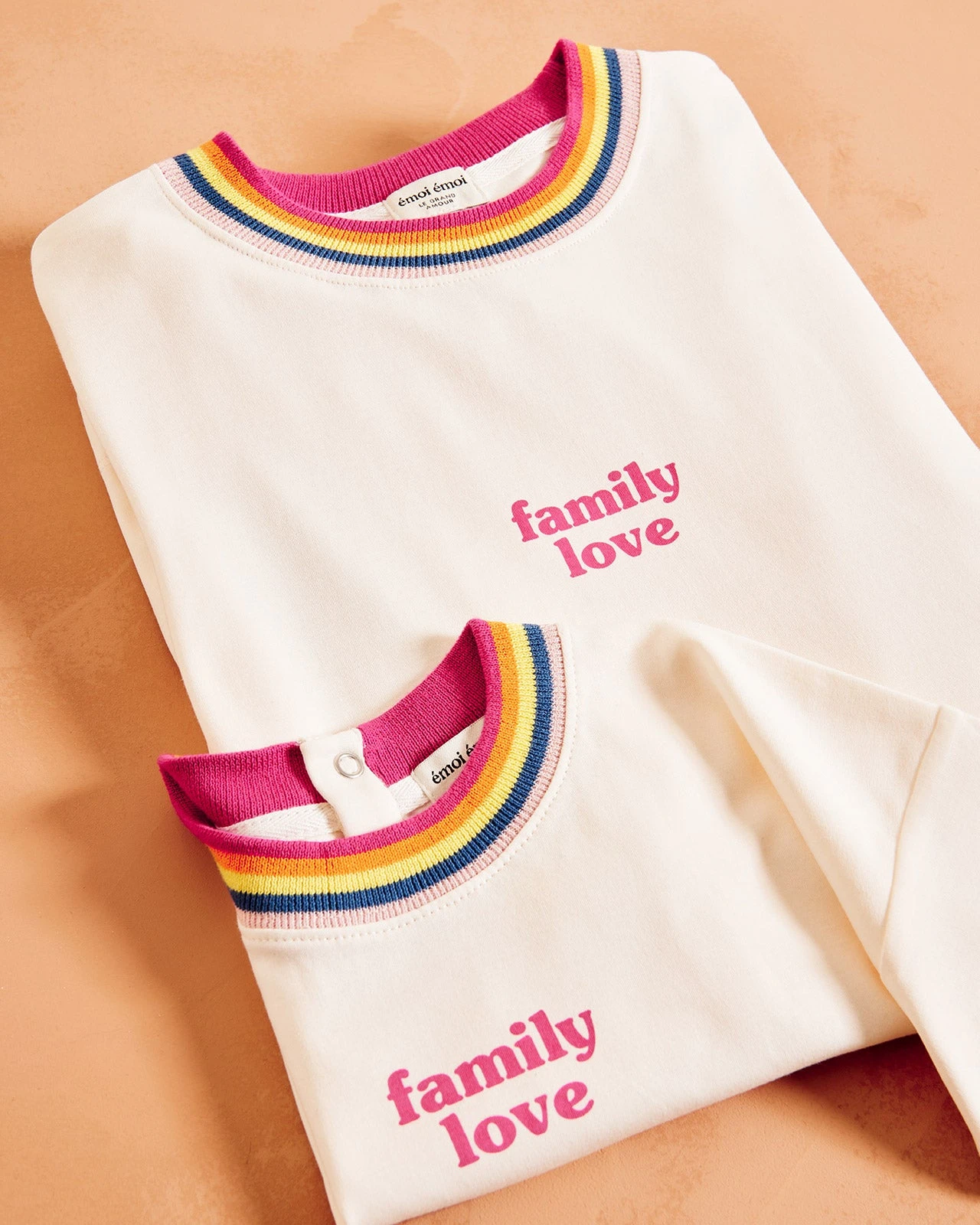 Le T-shirt Rainbow Family Love Enfant En Coton Bio - Crème 5 Le T-shirt Rainbow Family Love Enfant En Coton Bio - Crème – Image 3