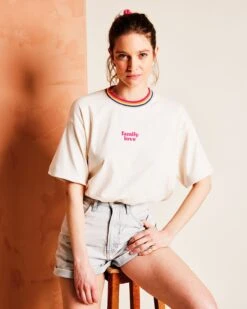Le T-shirt Rainbow Family Love Femme En Coton Bio - Crème -Bijoux Magasin le t shirt family love femme en coton creme 5