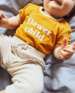 Le T-shirt Flower Child En Coton Bio - Mangue -Bijoux Magasin le t shirt flower child en coton bio mangue emoi emoi 4
