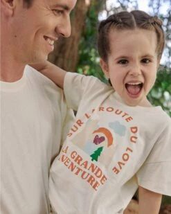 Le T-shirt La Grande Aventure Enfant En Coton Bio - Crème