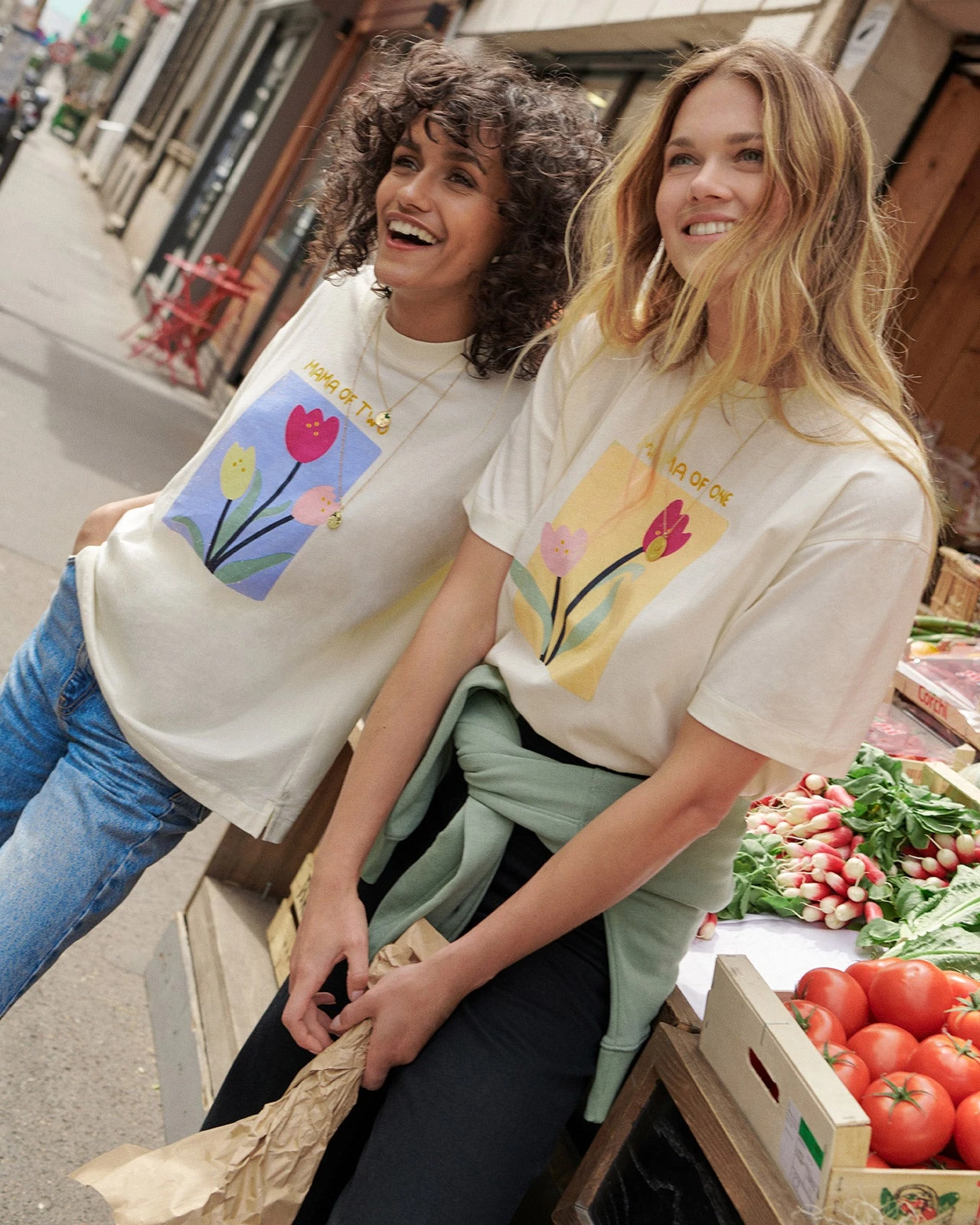 Le T-shirt Mama Of One En Coton Bio - Tulipes 6 Le T-shirt Mama Of One En Coton Bio - Tulipes – Image 4