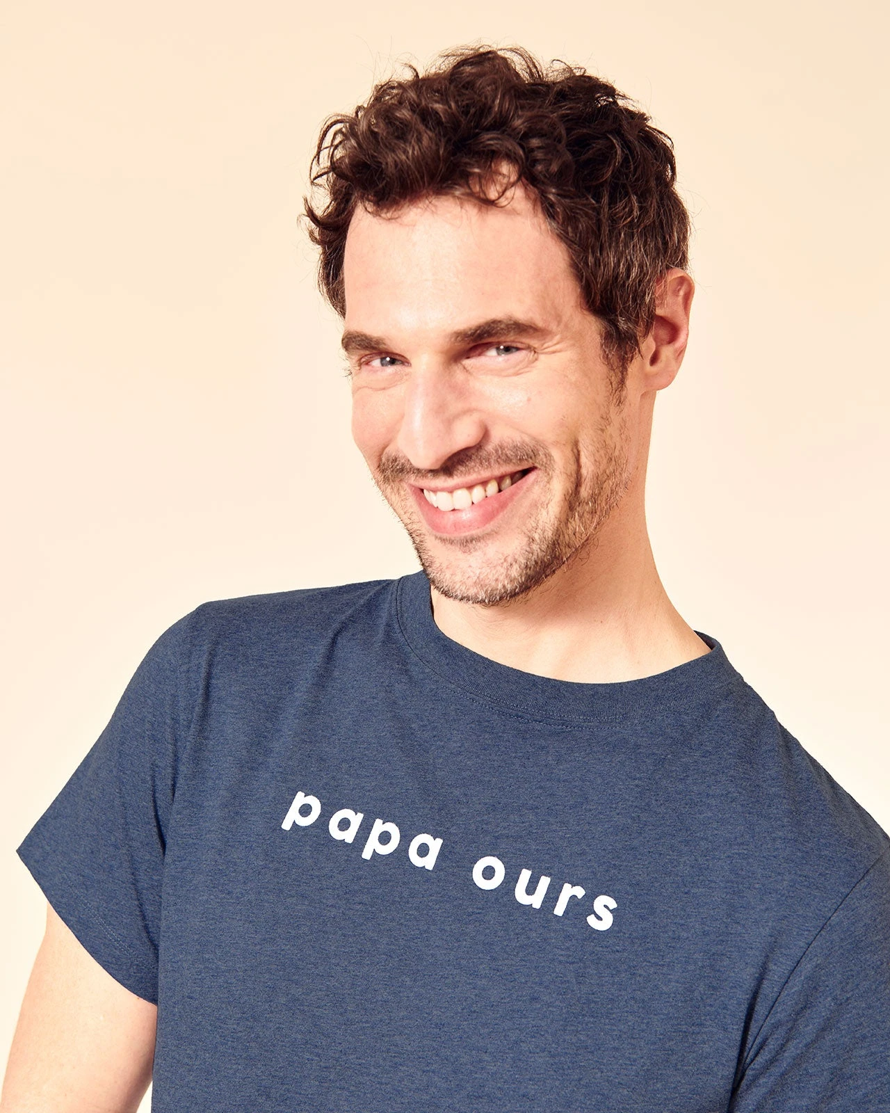 Le T-shirt Papa Ours En Coton Bio - Bleu Azur 3 Le T-shirt Papa Ours En Coton Bio - Bleu Azur
