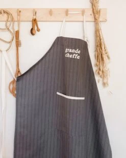 Le Tablier Grande Cheffe En Coton Et Lin - Rayures Gris Souris