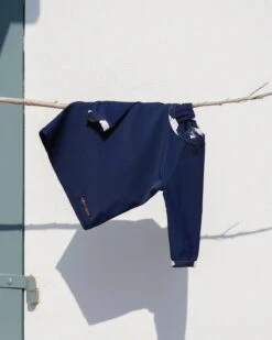 Le Top Anti-UV Bleu Nuit - Gili's X émoi émoi -Bijoux Magasin le top anti uv bleu nuit gilis x emoi emoi 12