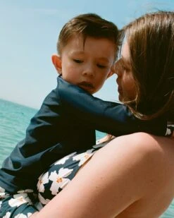 Le Top Anti-UV Bleu Nuit - Gili's X émoi émoi -Bijoux Magasin le top anti uv bleu nuit gilis x emoi emoi 5