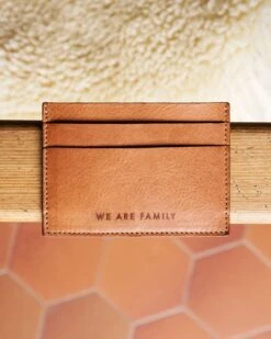 Le Porte-cartes We Are Family – Cuir -Bijoux Magasin le porte cartes we are family cuir 1