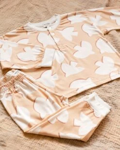 Le Pyjama Birds Enfant En Tencel - Latte -Bijoux Magasin lensemble de pyjama birds enfant en coton bio latte