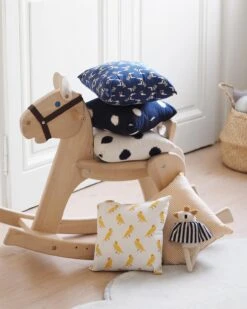 Le Coussin Garni Imprimé Petits Chevaux - 30x30 Cm -Bijoux Magasin les coussins lucas du tertre emoi emoi 2 1