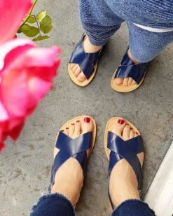 Les Sandales Enfant - En Cuir Bleu Grecque - Théluto X émoi émoi -Bijoux Magasin les sandales enfant en cuir bleu grecque theluto x emoi emoi 12