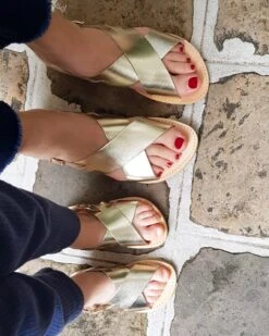 Les Sandales Tom Femme En Cuir Doré - Théluto X émoi émoi -Bijoux Magasin les sandales femme toms en cuir dore theluto x emoi emoi 4