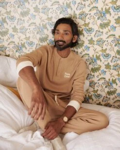 L'ensemble De Pyjama Papa Cool En Coton Bio Nid D'abeille - Praliné -Bijoux Magasin pyjama papa cool praline 1280x1600px