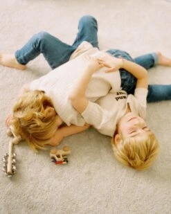 Le T-shirt Le Grand Amour Enfant En Coton Bio - Latte -Bijoux Magasin ts jeannot le grand amour latte 6